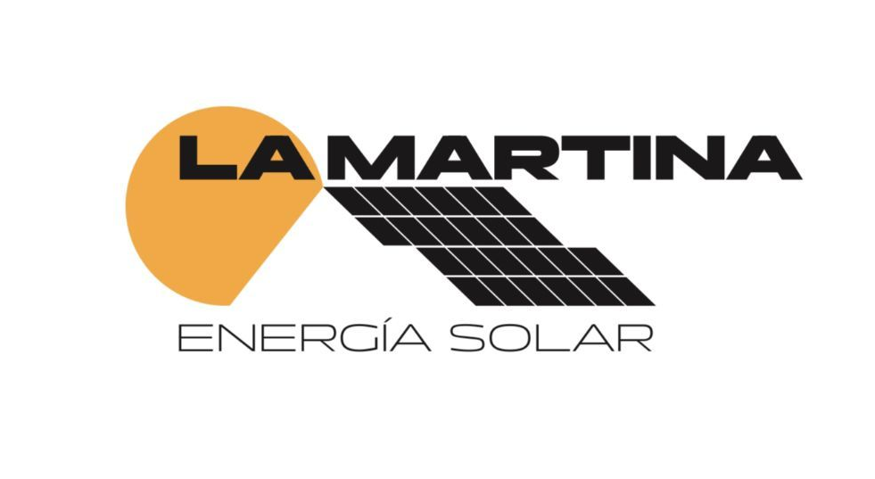 Logotipo: “LA MARTINA” con paneles solares, sol naranja y “ENERGÍA SOLAR” debajo.