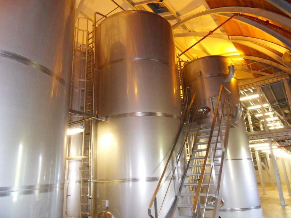 CUVES A DISTILLER  ESCALIER INOX