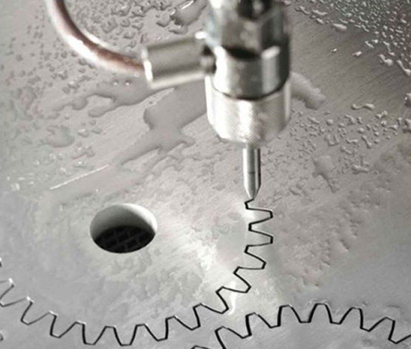 REALISATION DE PIECES INOX PAR DECOUPE JET D'EAU NUMERIQUE