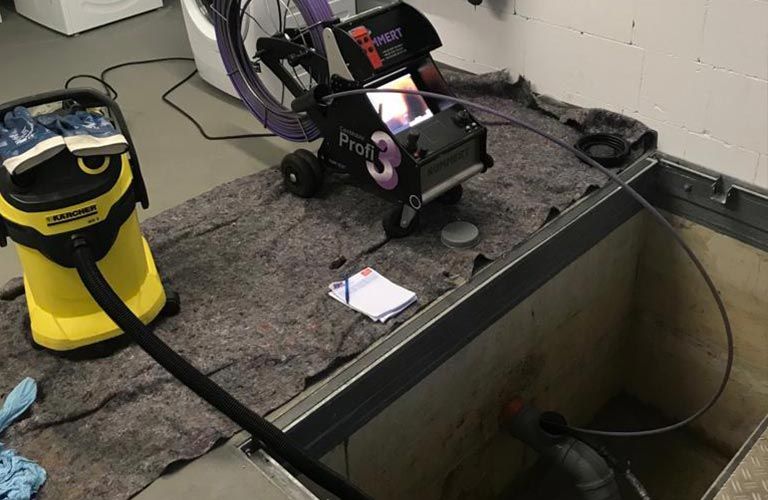 Rohrreinigung Wilken bei der Arbeit