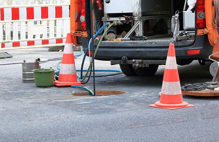 Rohrreinigung Langenfeld - Profi bei der Arbeit