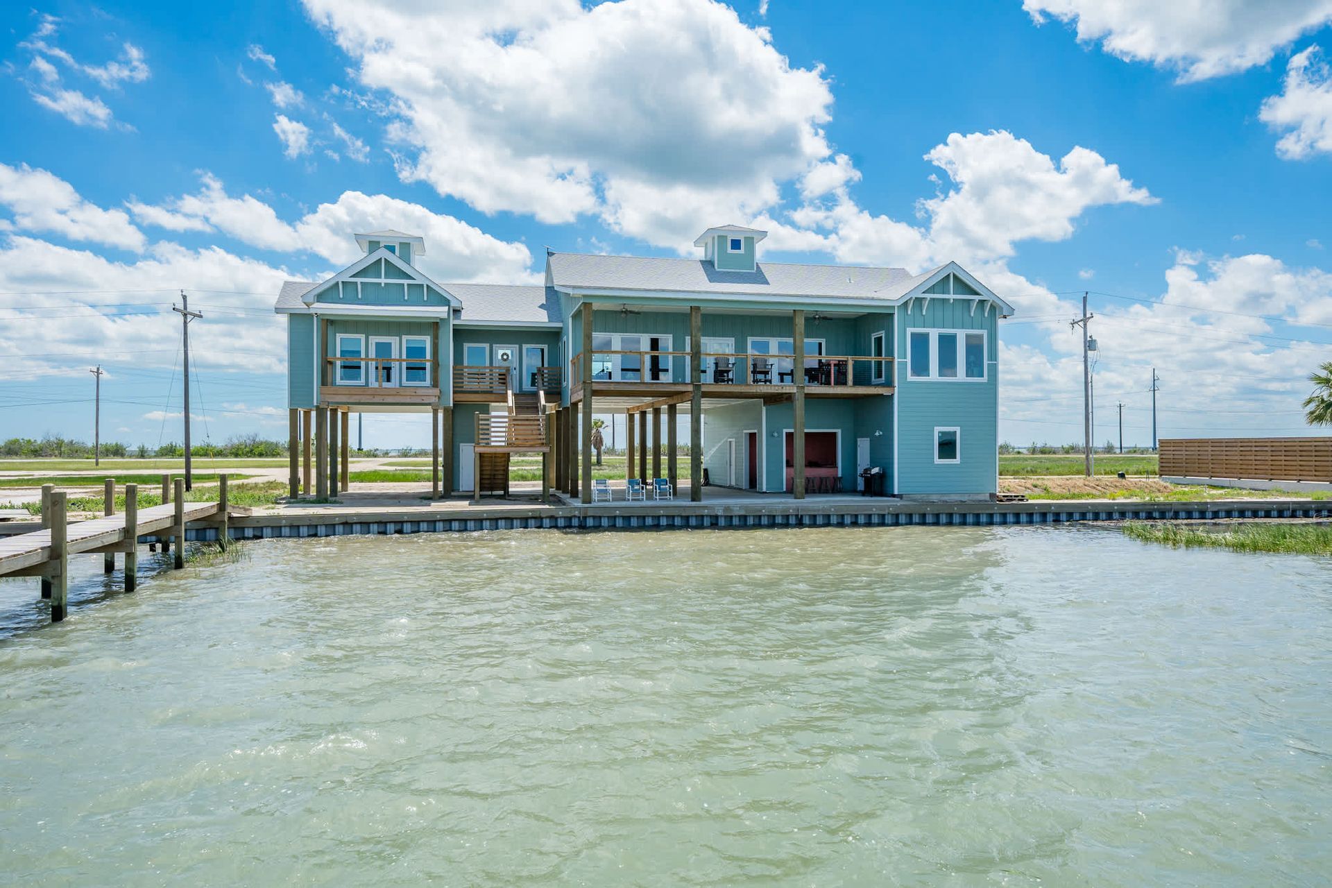 This waterfront short-term rental was financed using a hard money loan—ideal for time-sensitive purchases in high-demand Texas markets.