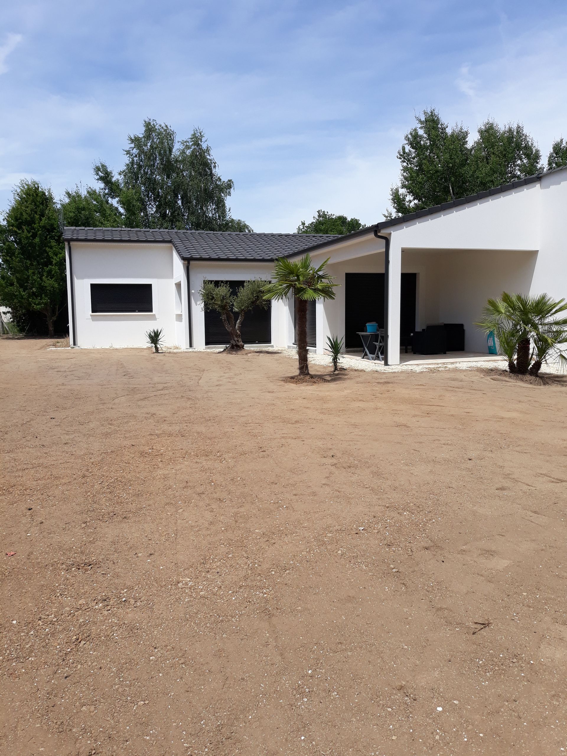 Devant d'une maison aménagé