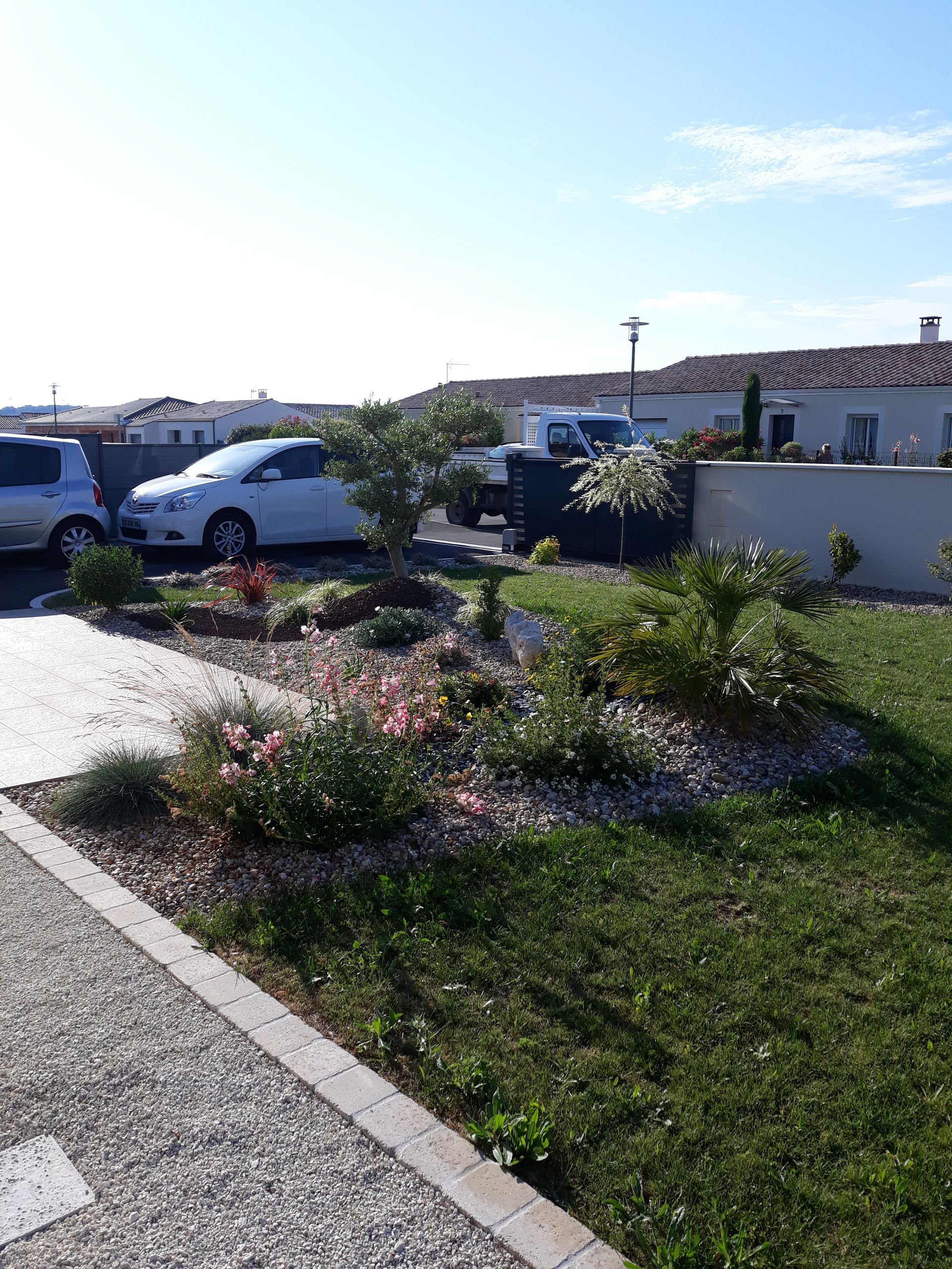 Devant d'une maison aménagé