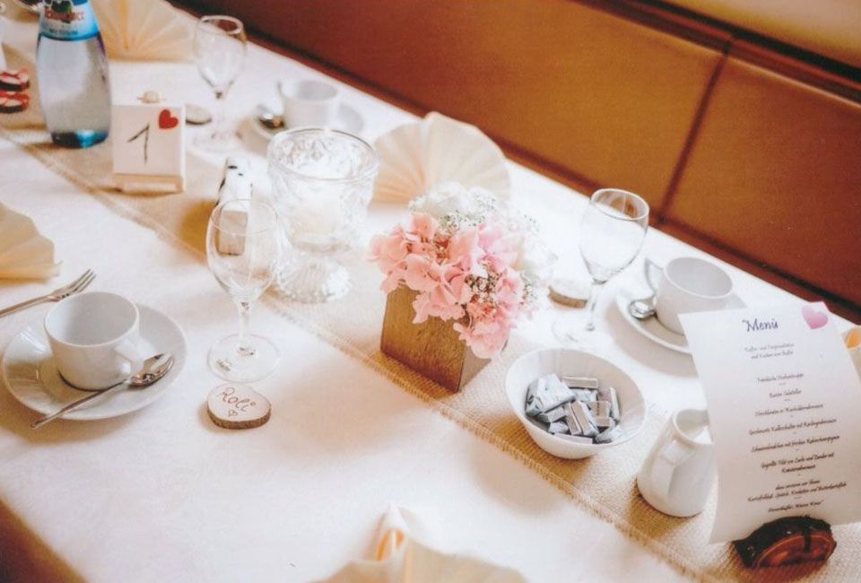 Landgasthof Weisses Kreuz Tischdeko für eine Hochzeit