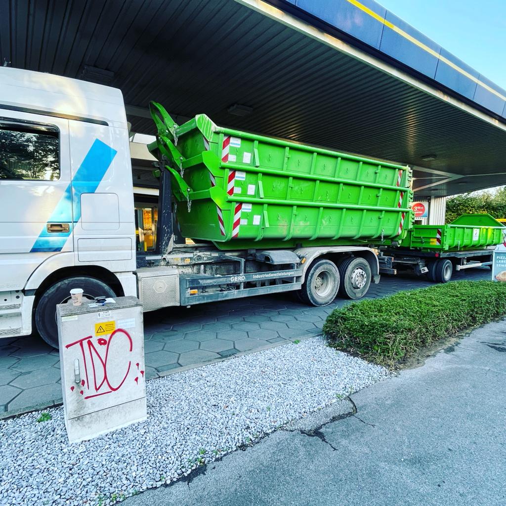 Transporter mit Container