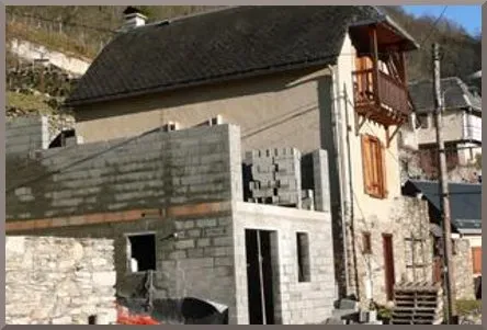 Maçonnerie générale maison en construction