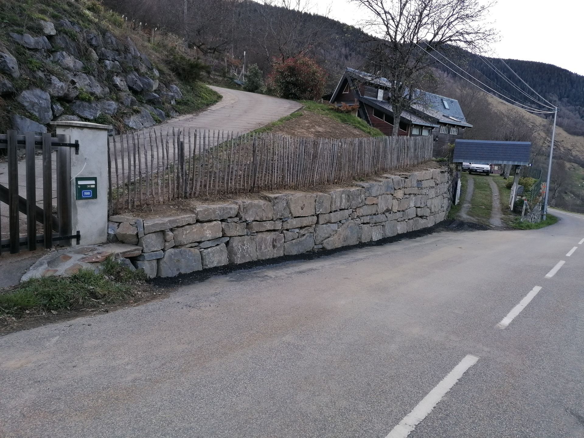 Mur de soutènement reconstruit