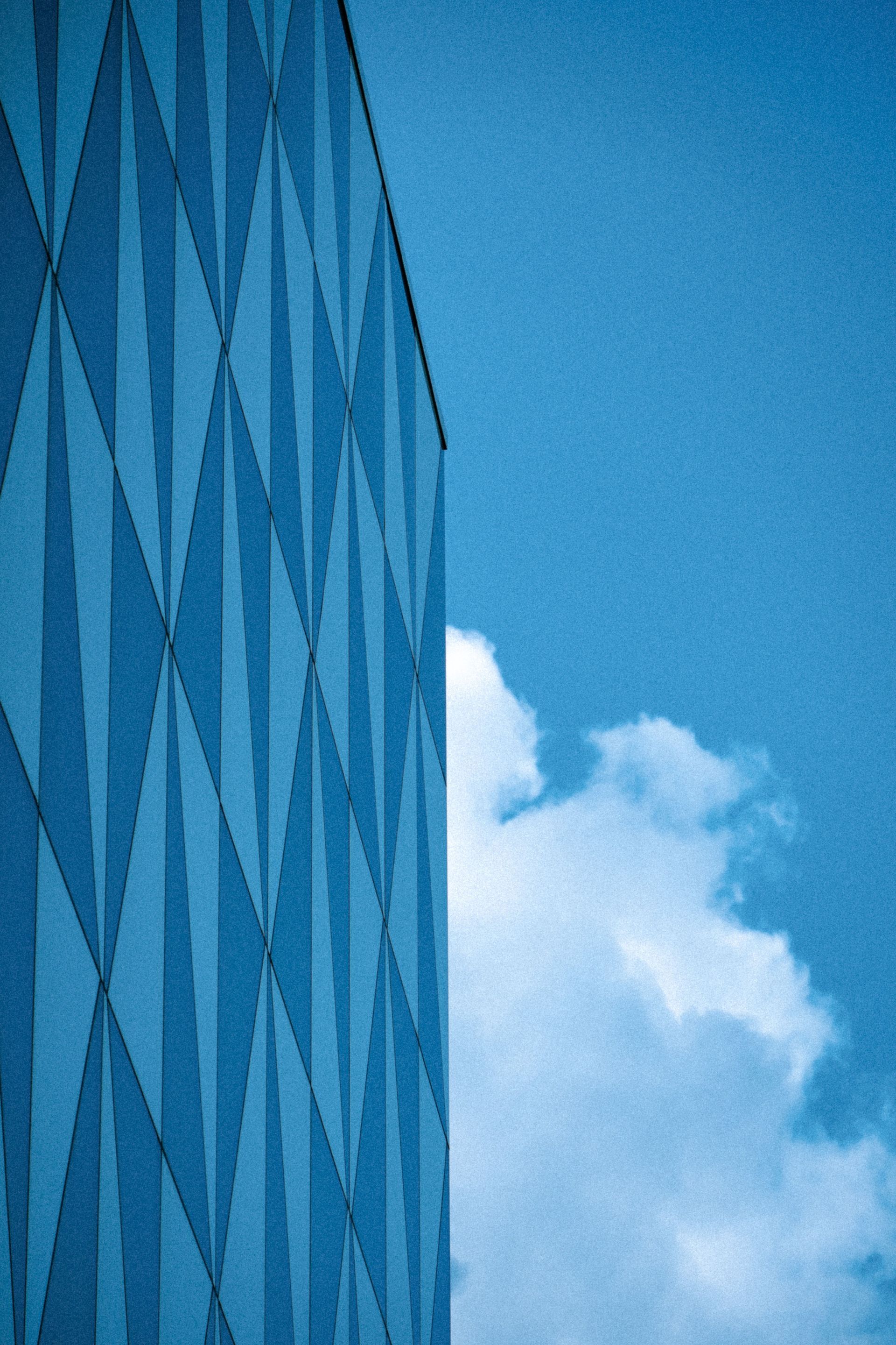 How MCP Transforms AI Architectures? From Monolithic SaaS to Agentic Mesh