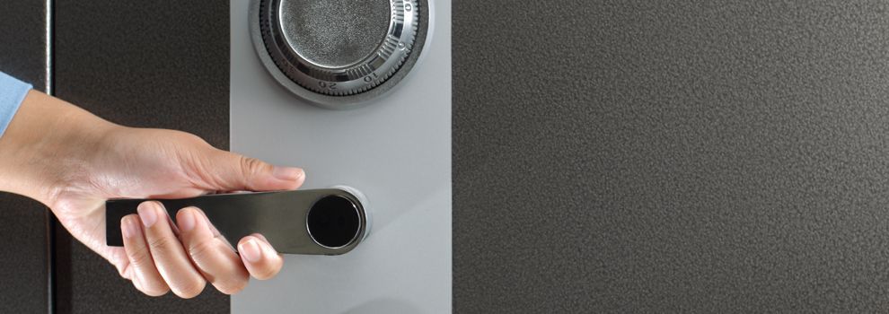 Venta de puertas de aluminio para los contadores de agua