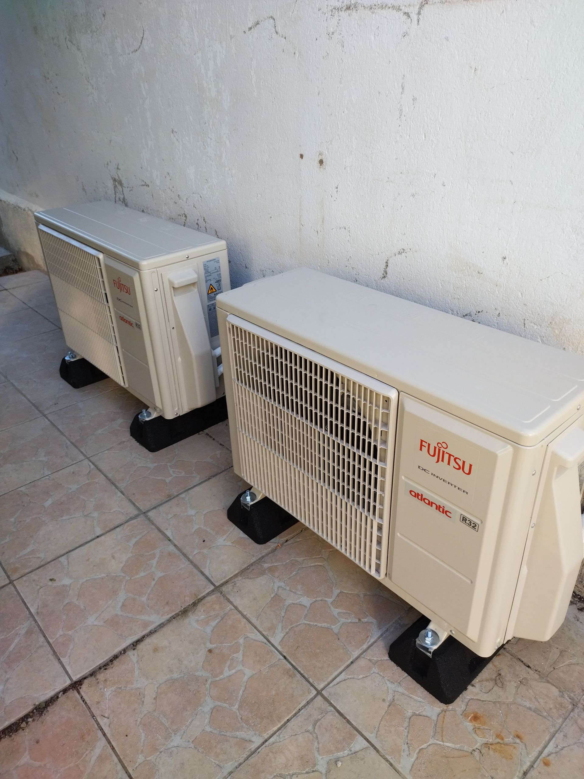 Deux pompes à chaleur Fujitsu