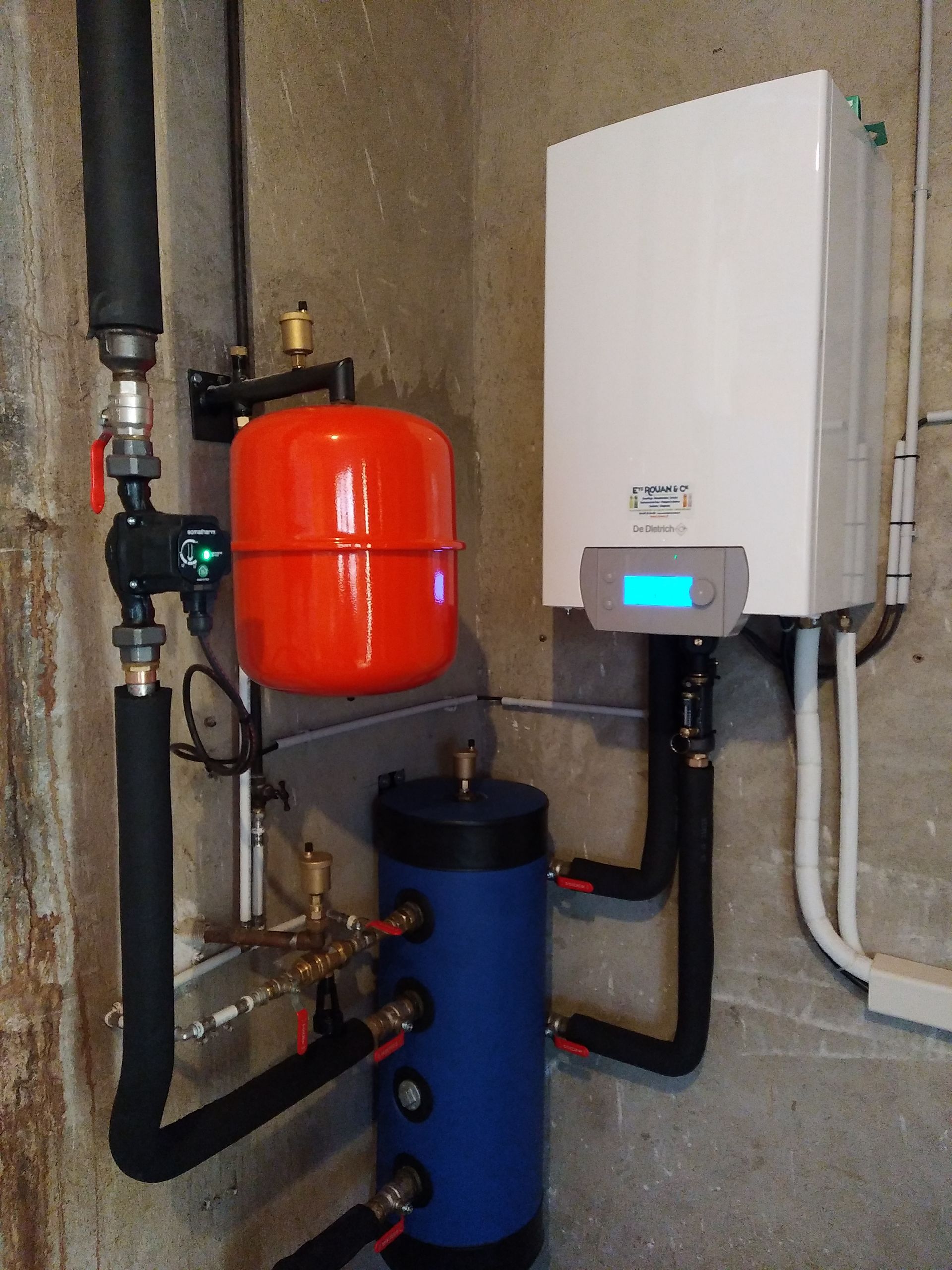 Chaudière installée dans un garage