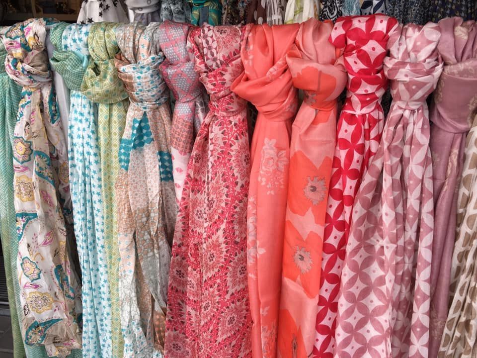 Schöne Foulards - AMBRA Bijoux und Accessoires - Bonstetten 3