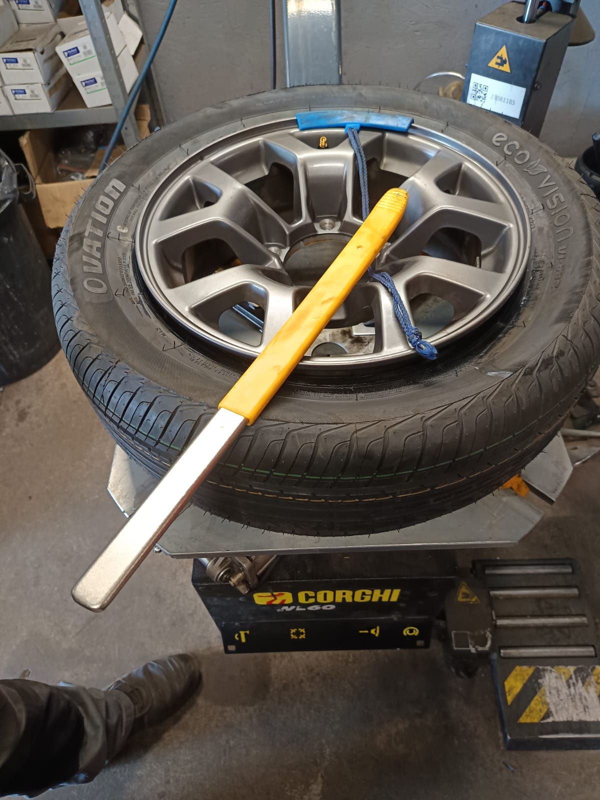 pneus avec facettes bourdonnement