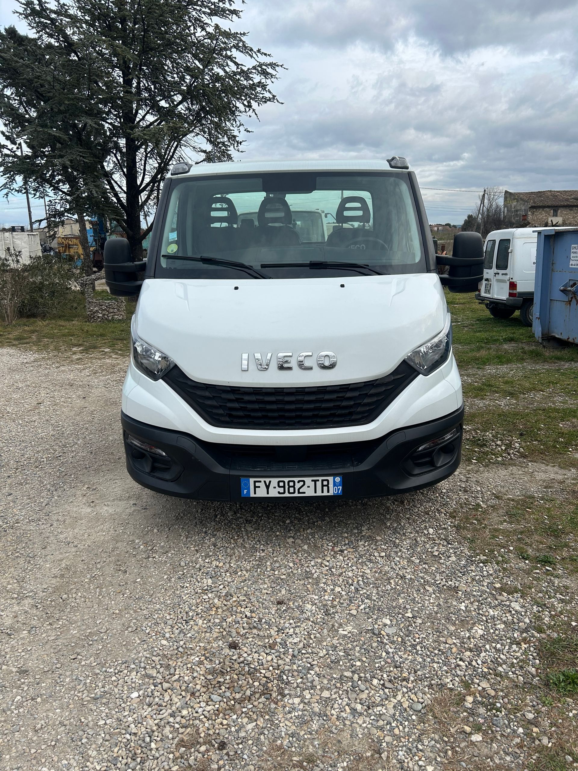 Utilitaire vu de face