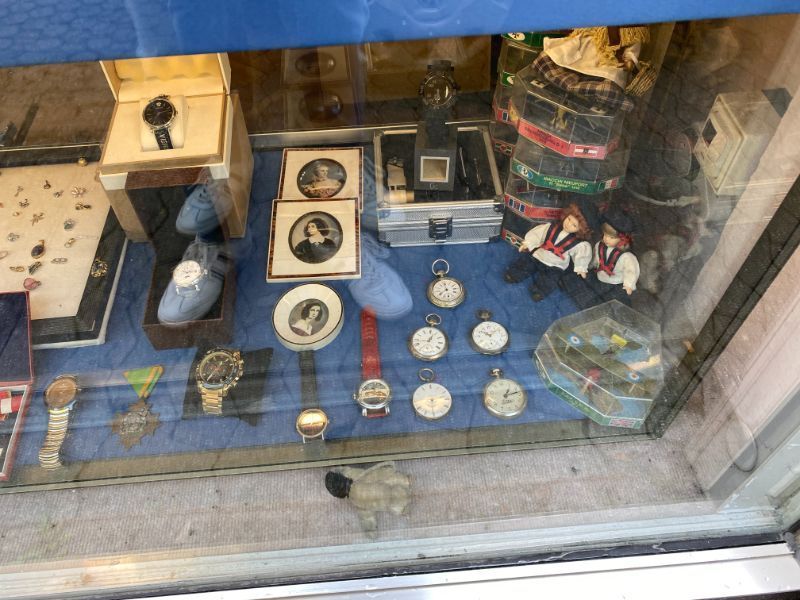 Antiquitätenladen Domizil Rares für Bares von außen