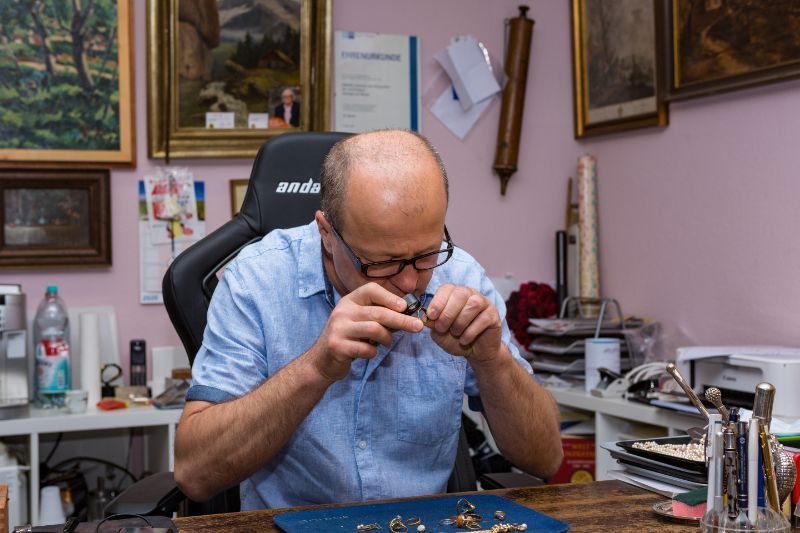 Antiquitätenladen Domizil Rares für Bares von außen