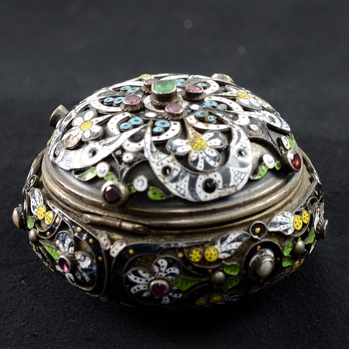 Antiquitätenladen Domizil Rares für Bares von außen