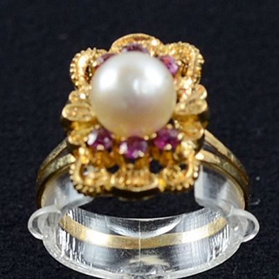 Antiquitätenladen Domizil Rares für Bares von außen