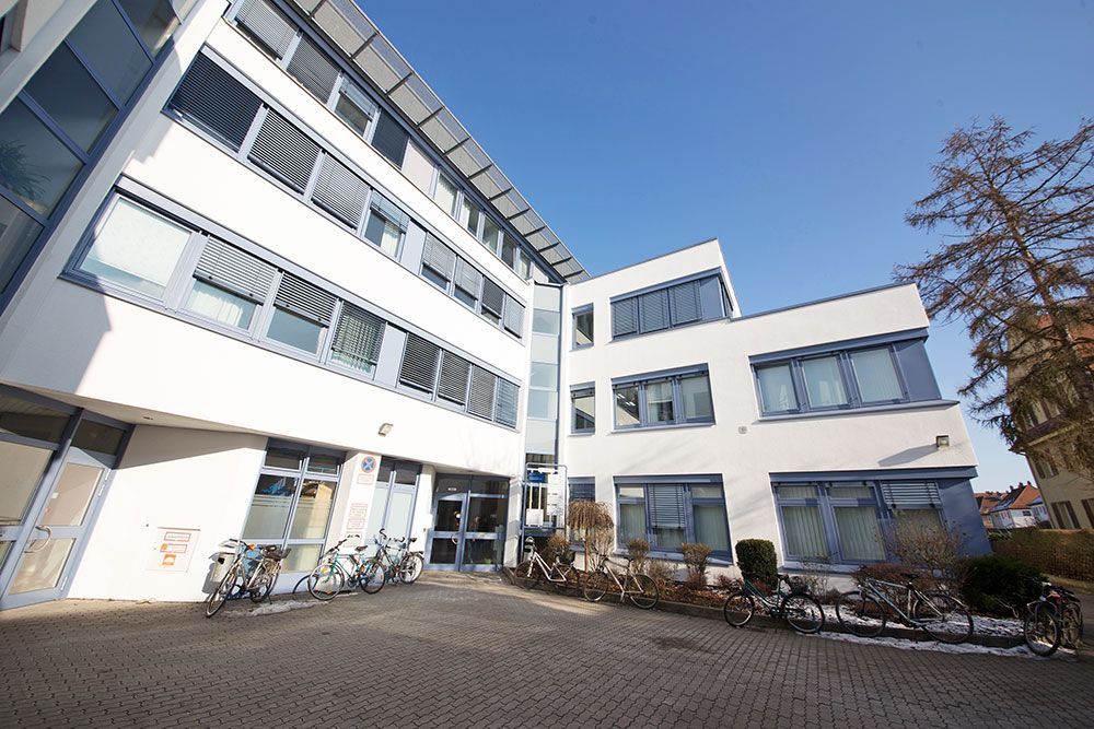 Rechtsanwältin Anneliese Weber, Erlangen | Recht haben bedeutet nicht zwangsläufig auch Recht zu bekommen