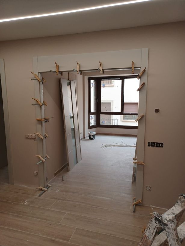 Entrada en construcción