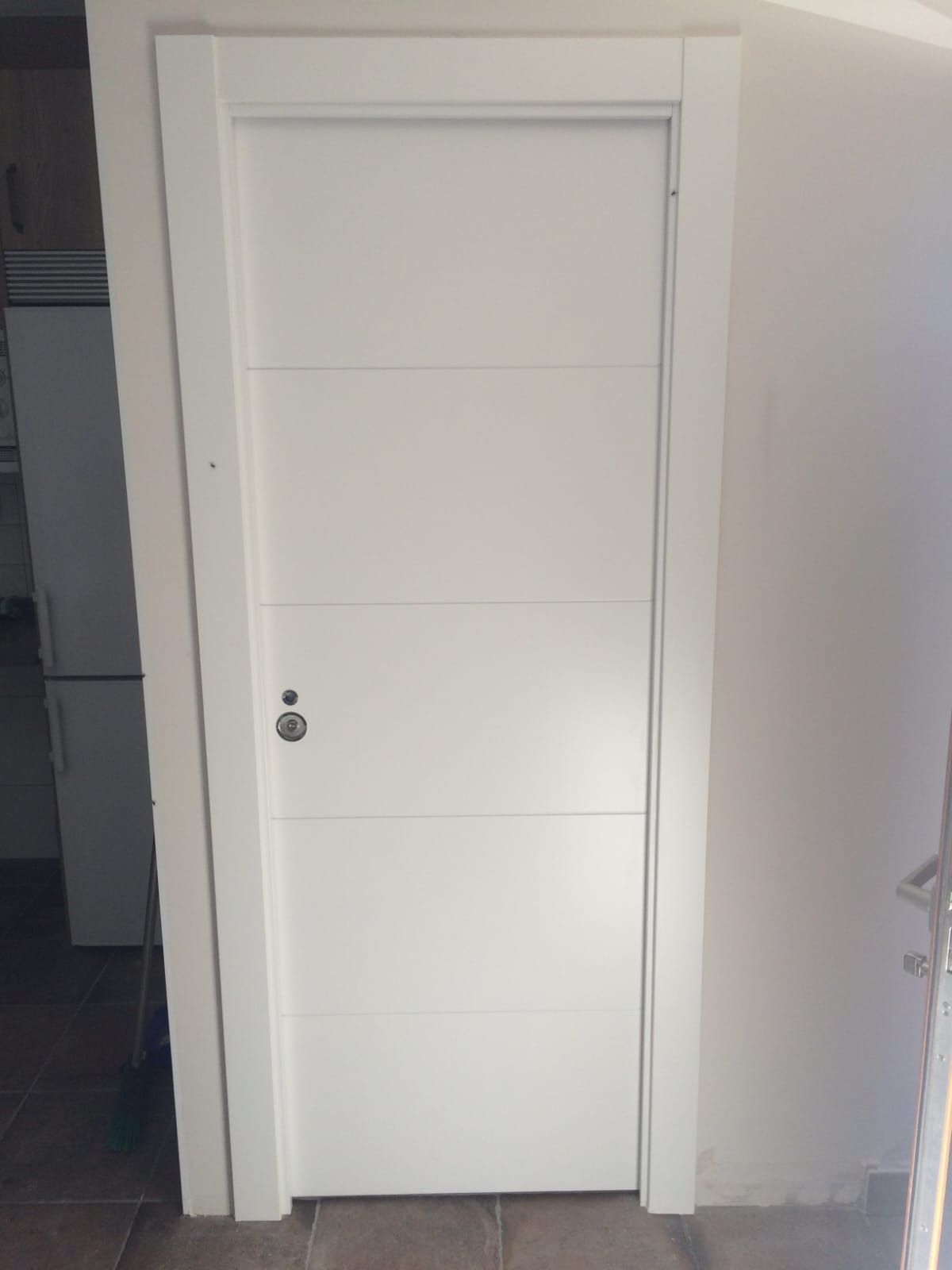 Una moderna puerta interior 