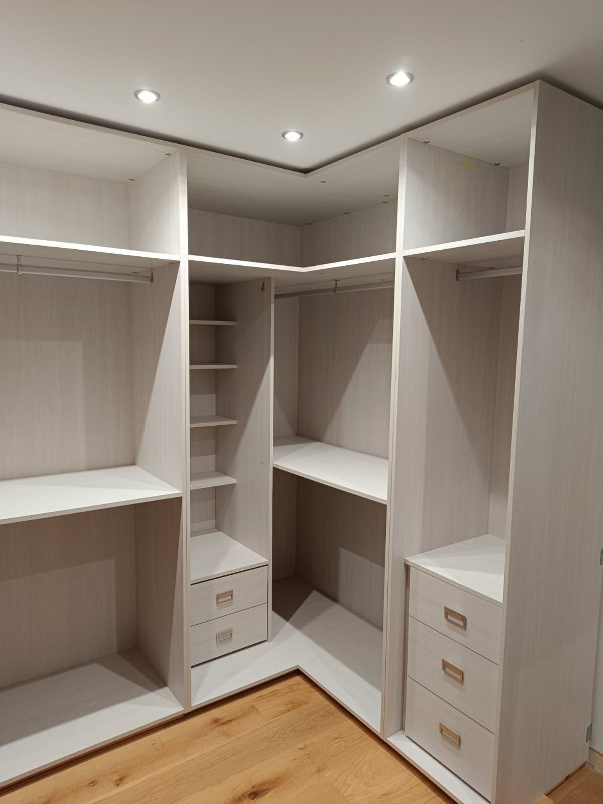 Vestidor modular de madera en 