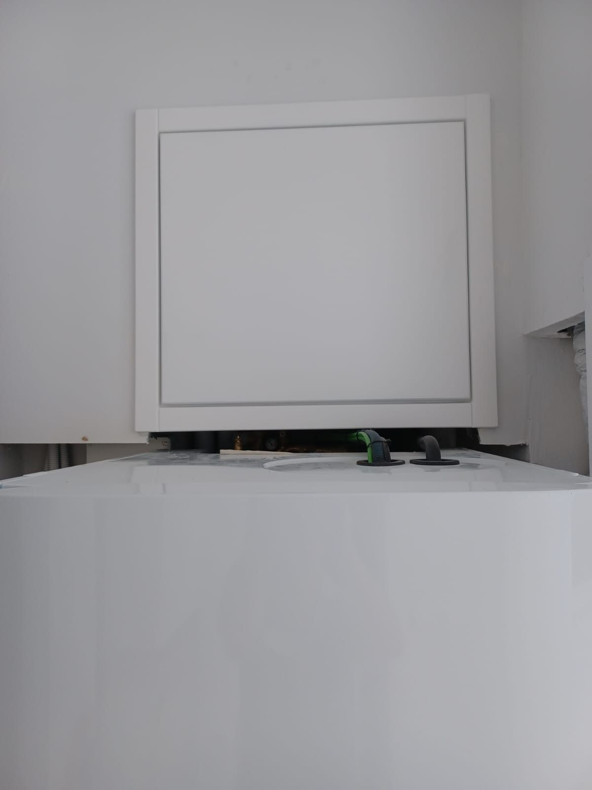 Un panel de acceso cuadrado 