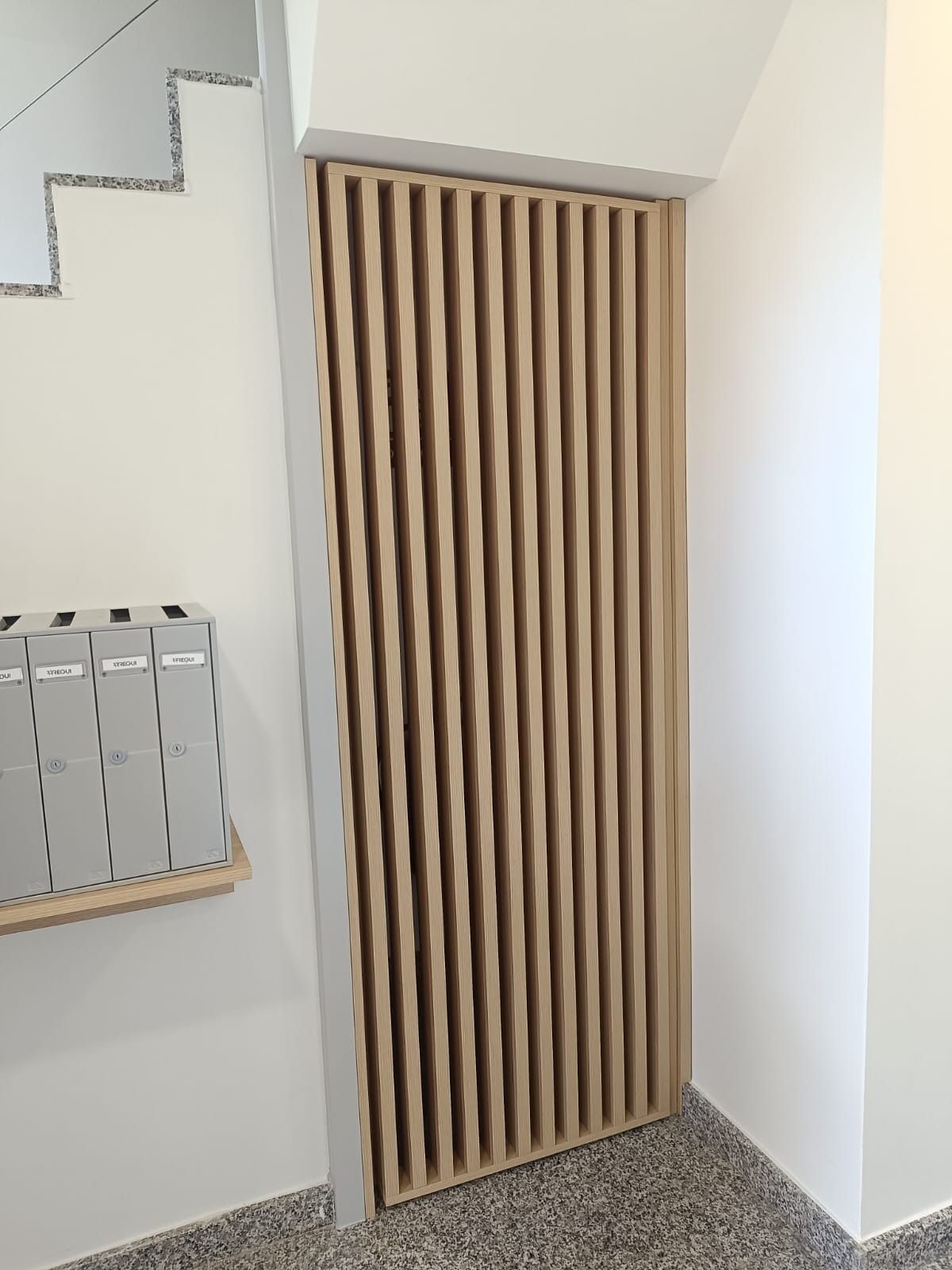 Una puerta de listones de 