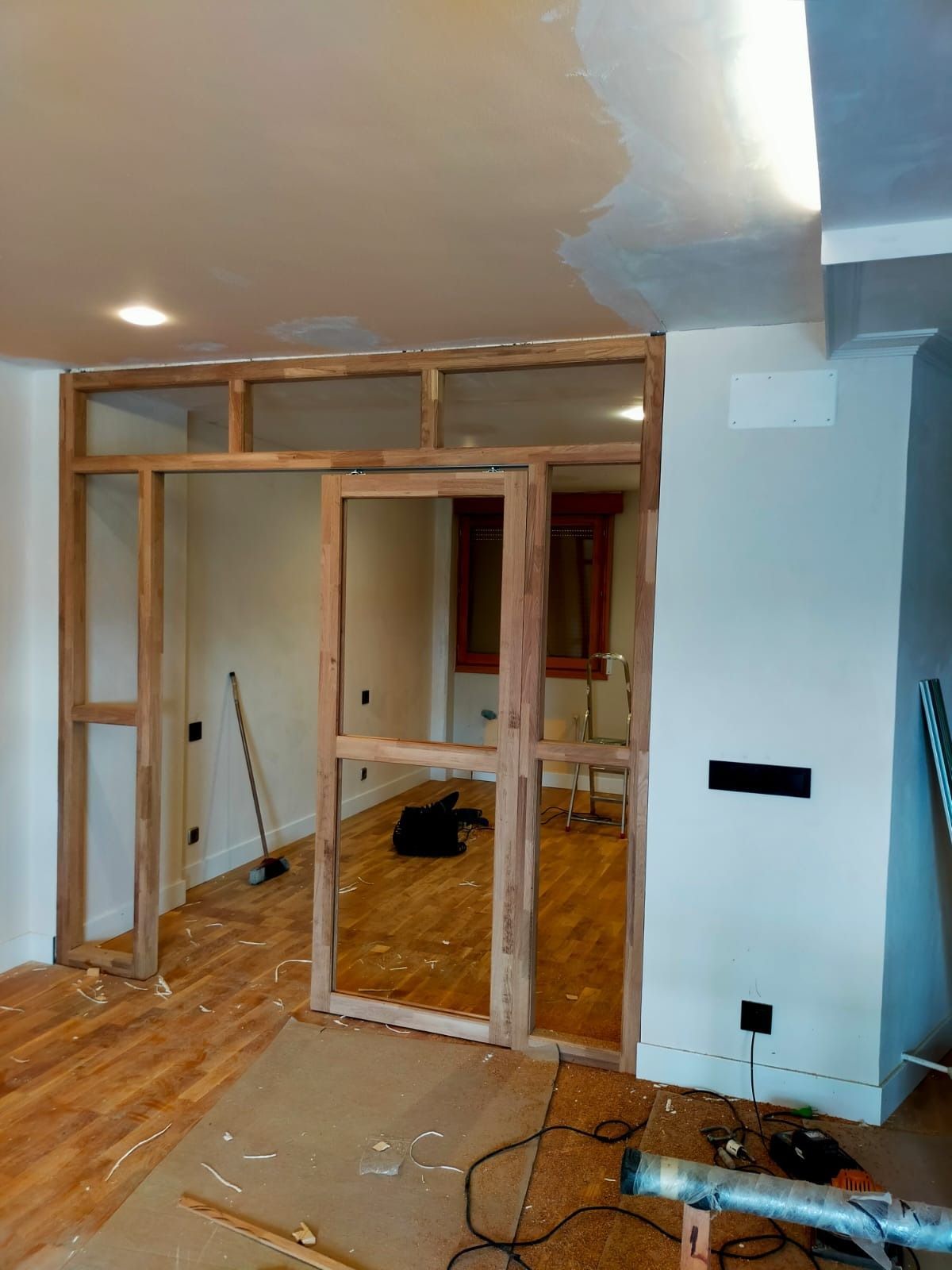 Un marco de madera para un 