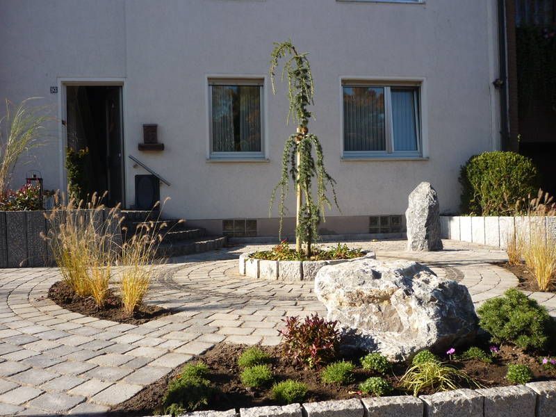 Pflasterarbeiten Vorgarten grauer Stein