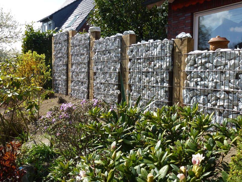 Wand gefüllt mit Steinen 2