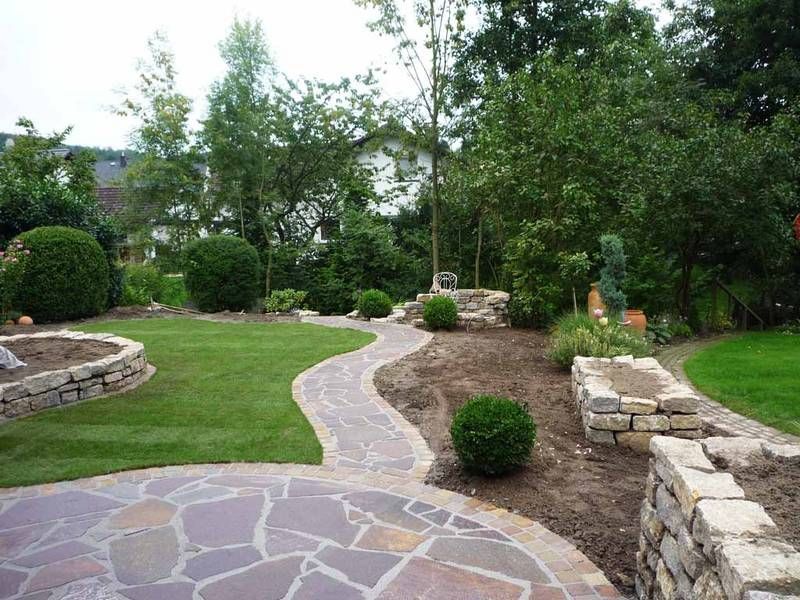 kleiner Weg zu Steinkreis