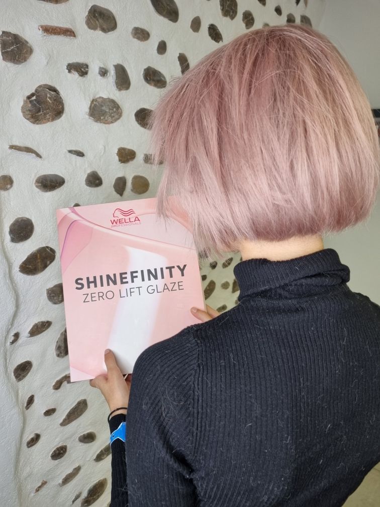 Coloration capillaire rose