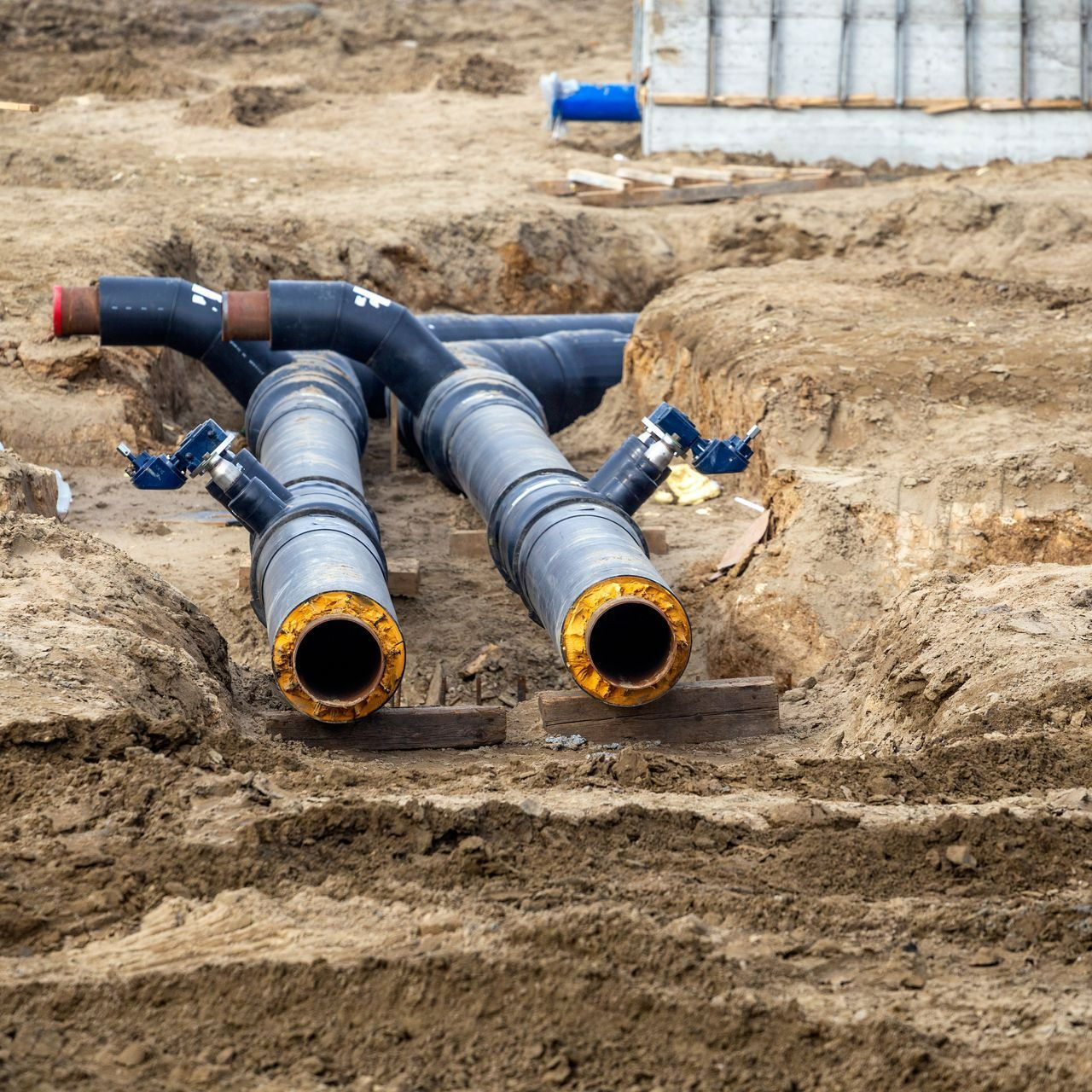 Deux tuyaux de canalisation