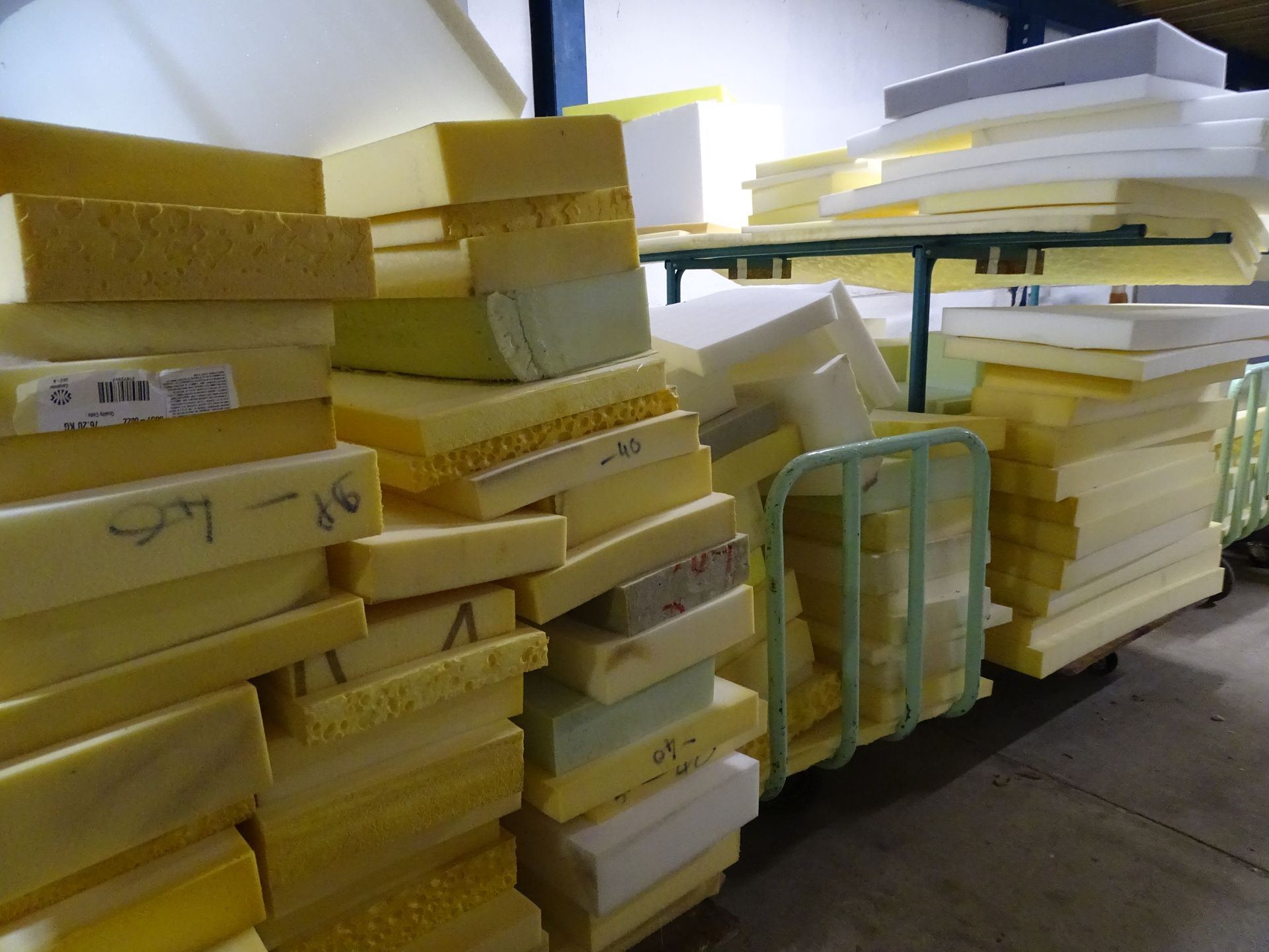 Mousse de rembourrage de différentes tailles et textures.