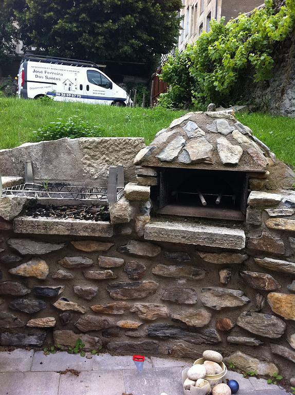 Mur en pierre extérieur