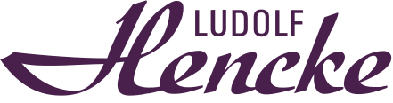 Das Logo von Ludolf Hencke ist lila und weiß auf weißem Hintergrund.