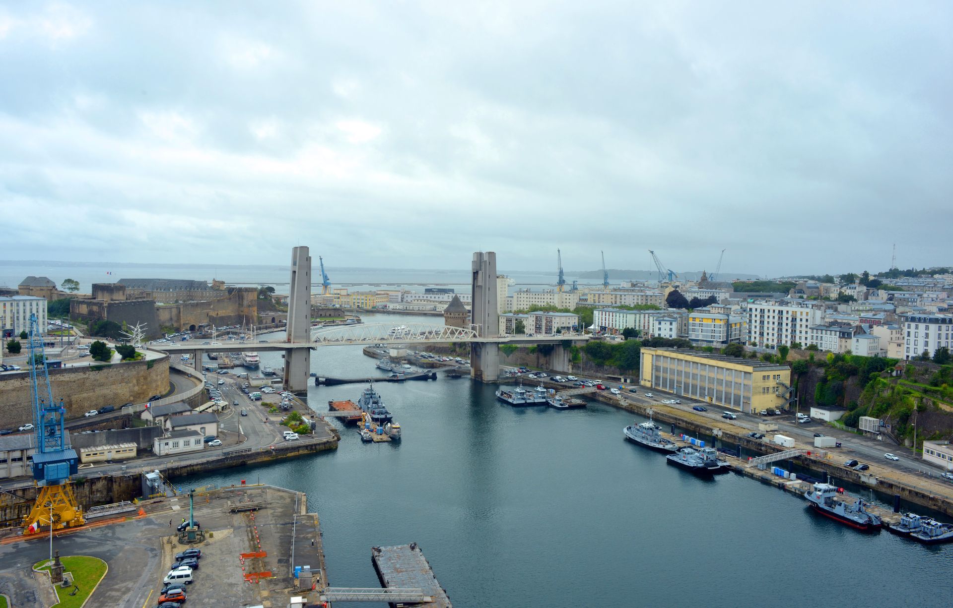 Vue sur le port de Brest