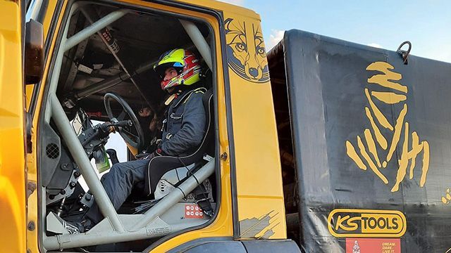 Véhicule floqué par l'entreprise
