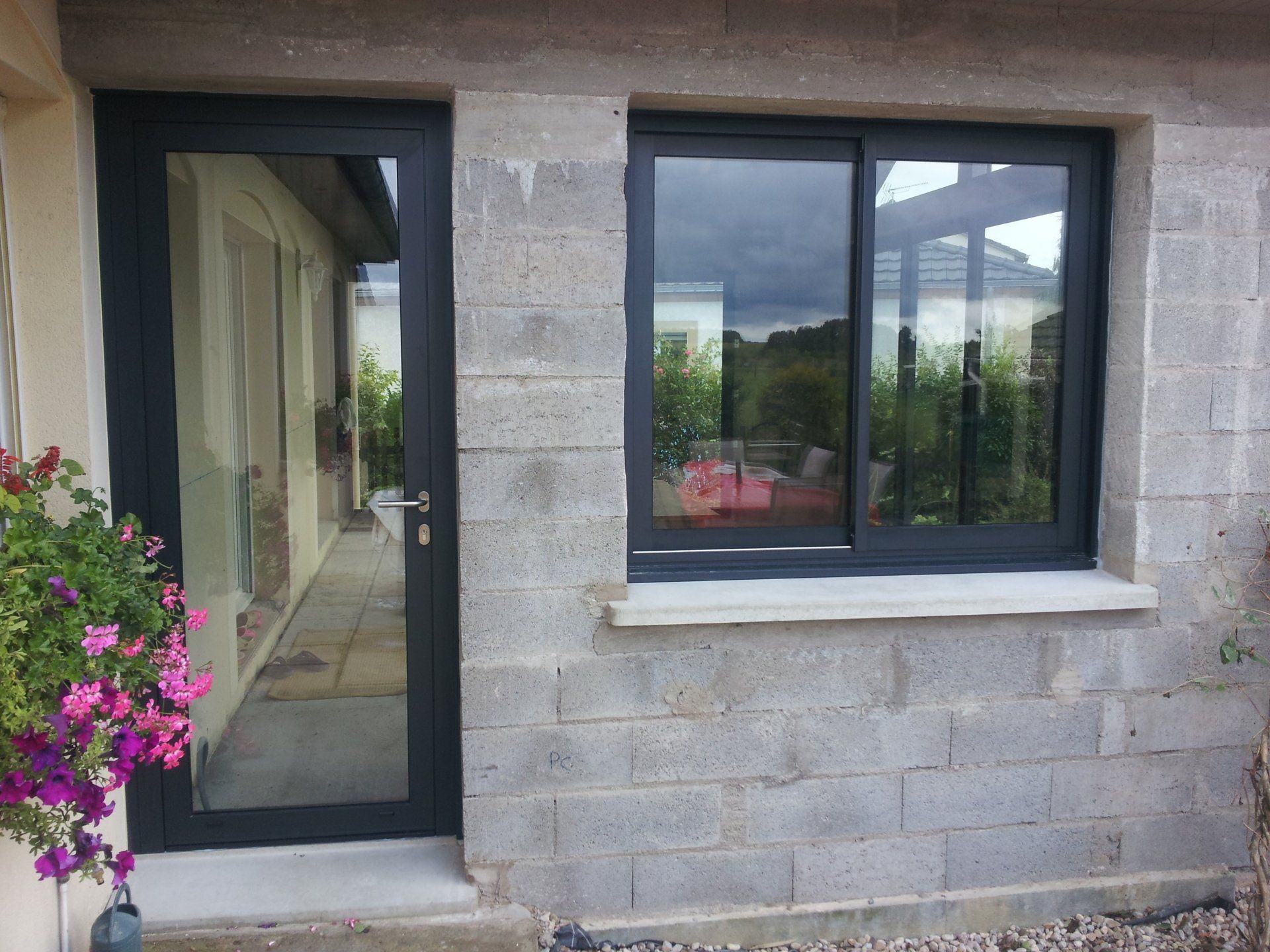 Porte d'entrée et fenêtre
