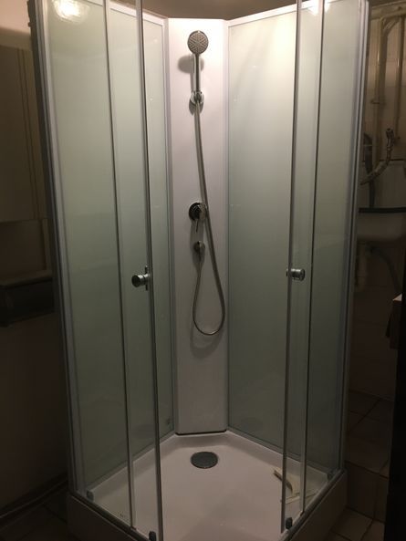 mobile Dusche während der Badsanierung nutzen