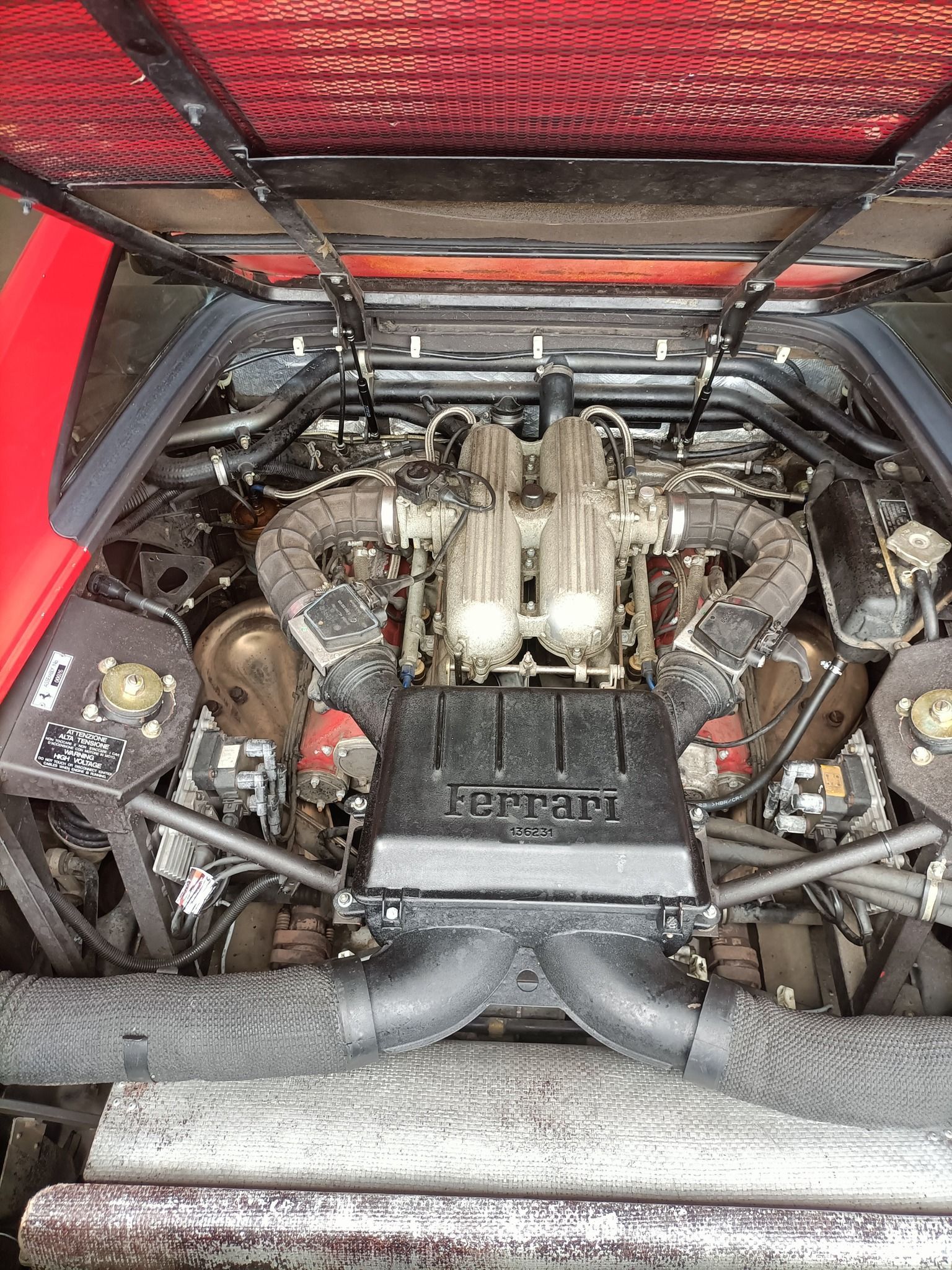 Moteur Ferrari, vue de dessus.