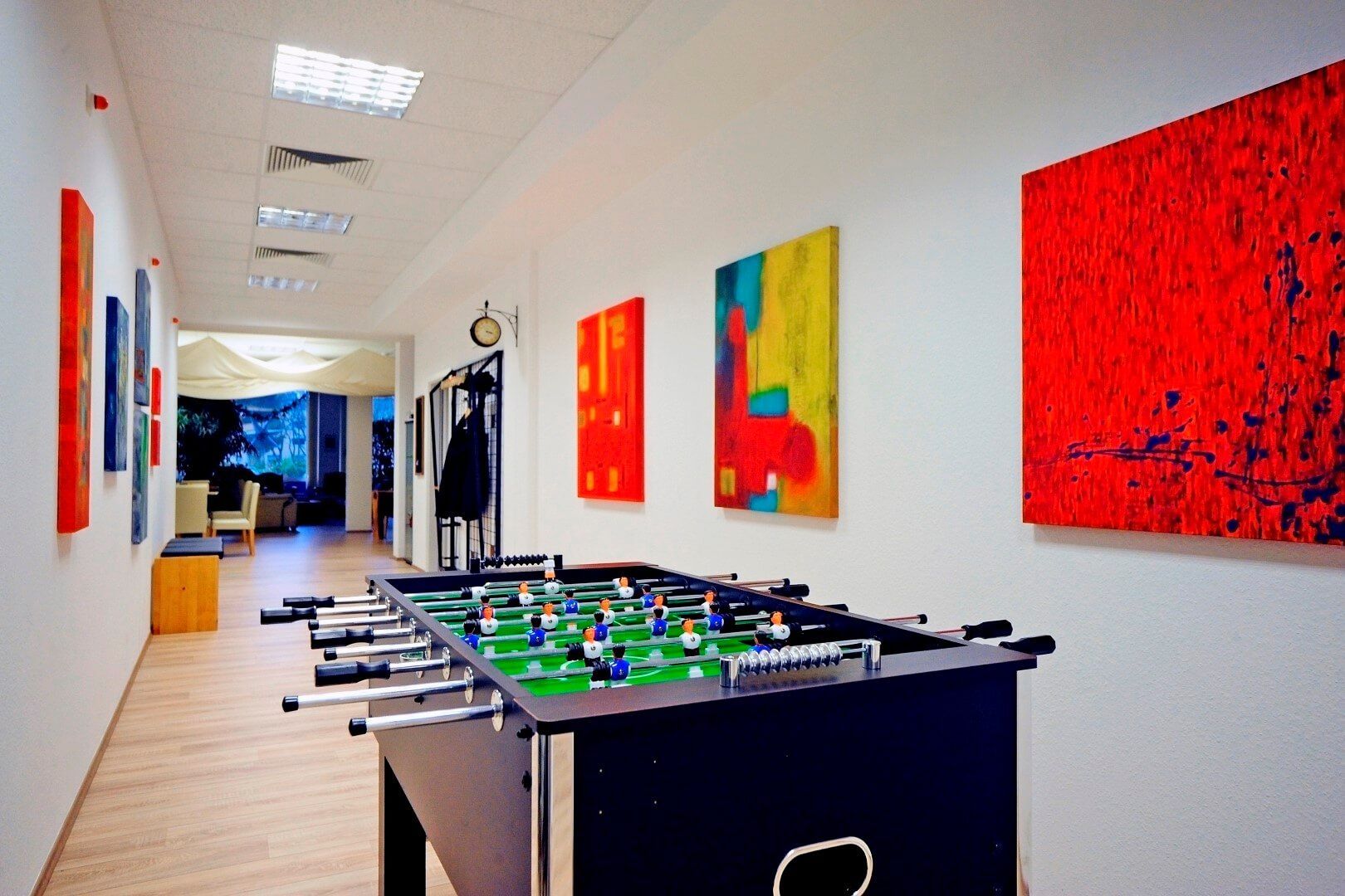 Tagespflege Flur mit Tischfussball
