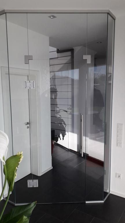 Trennwand aus Glas, hergestellt und montiert von Glas-Bau-Kunst GBK Gesellschaft mit beschränkter Haftung