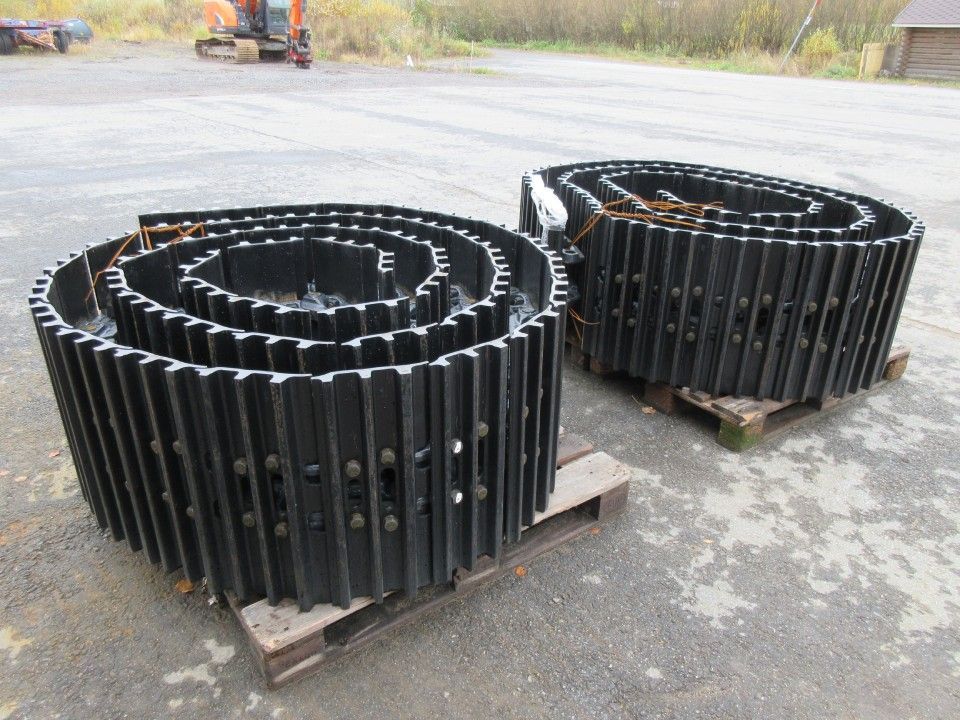 kaivinkoneen tarvikkeita