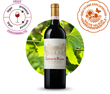 Présentation d'une bouteille de vin rouge Saint-Émilion du château de Pressac. Logo Haute valeur environnementale, issu d'une exploitation. Fruit : prononcé ; personnalité : puissant.