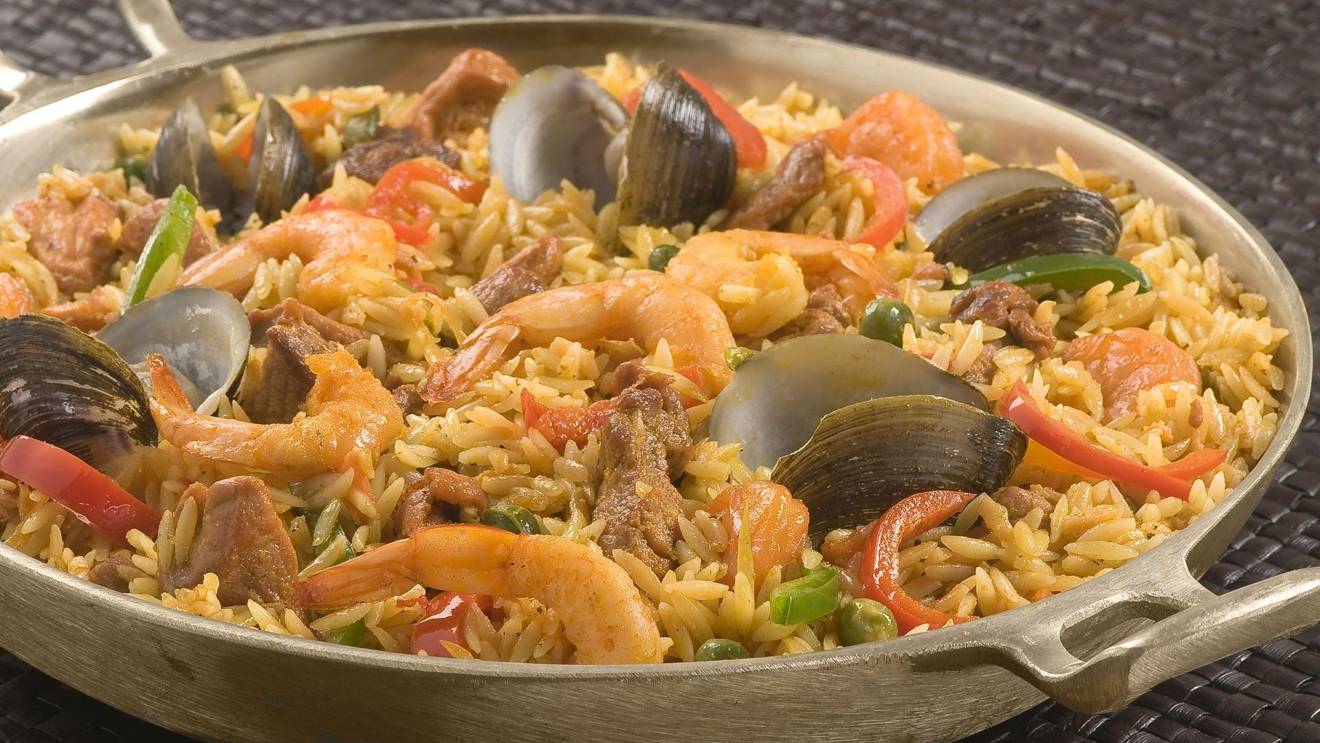 Poêlon de paella aux fruits de mer