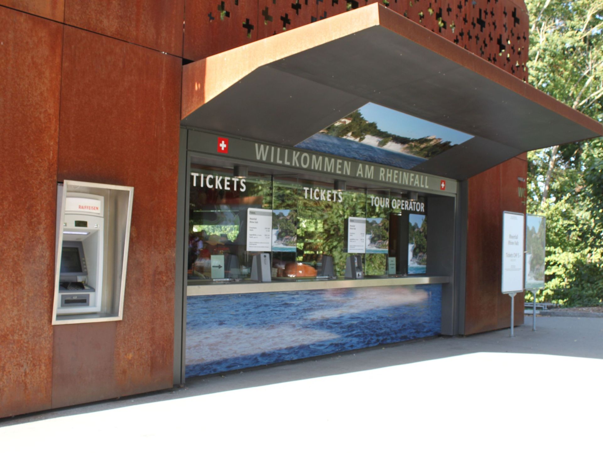 Schaufenster, Besucherzenntrum Schloss Laufen Rheinfall 4