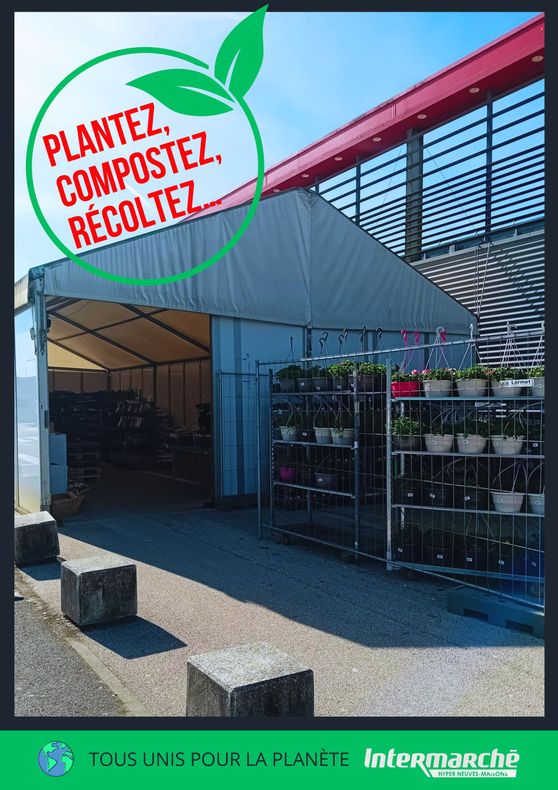 Chapiteau avec une sélection de plantes et matériaux pour jardin. Tous unis pour la planète.